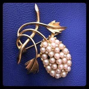 Vintage Pell Brooch
